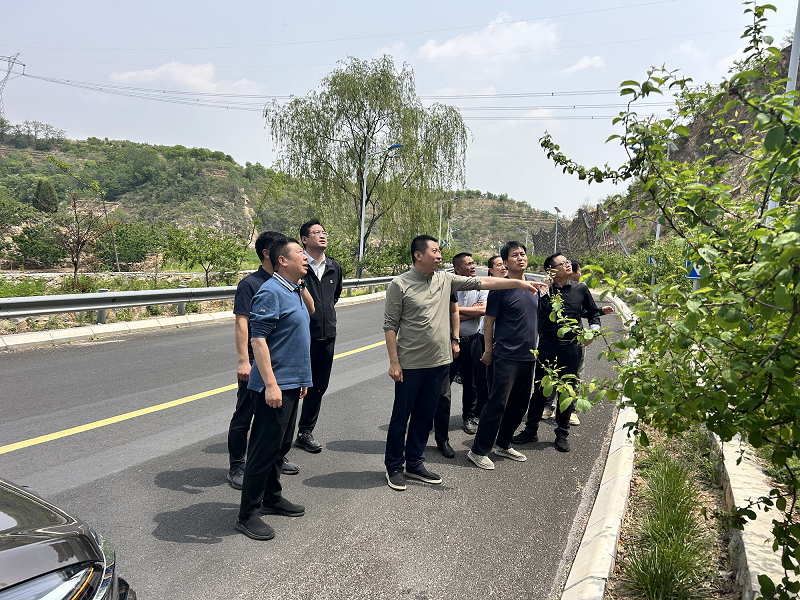 济南市城乡交通运输局调研组前往S317旅游公路项目调研指导